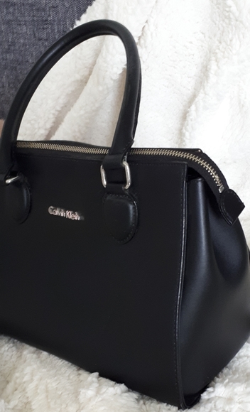 Calvin Klein black purse - Picture 2 of 11